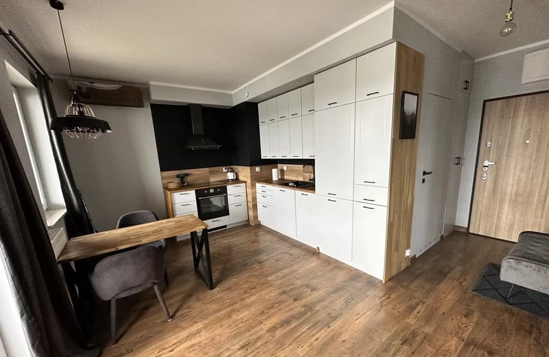 Аренда современной меблированной 2-комнатной квартиры 37 м², Гжегужки, Краков, Польша